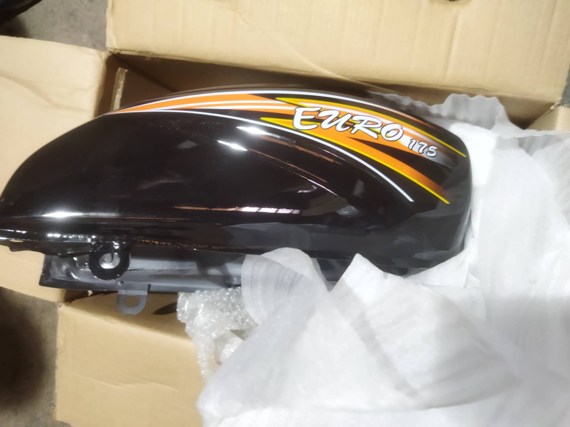 TANK ASSY, FUEL (BLACK) (DH175)